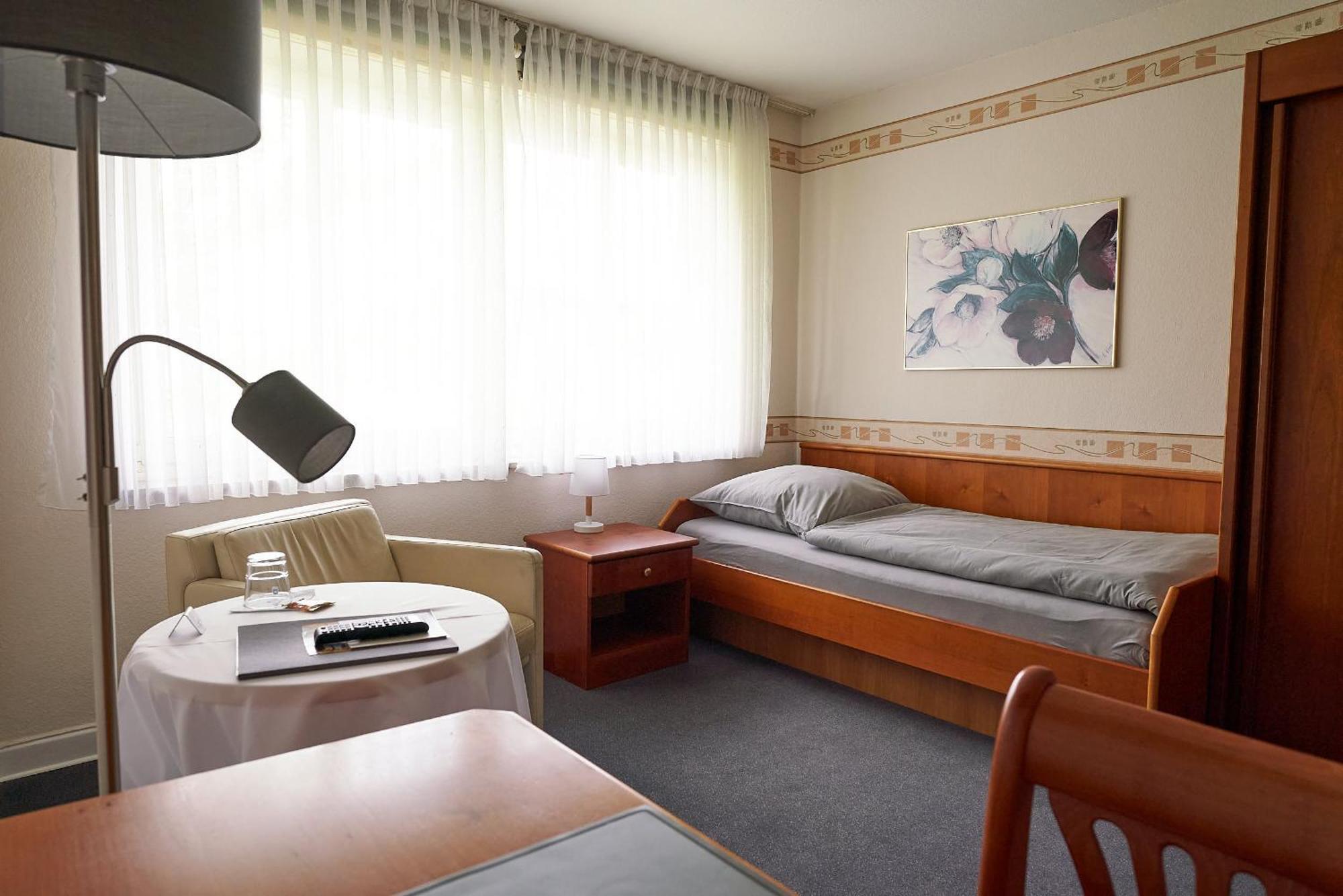 Pension Am Sueltebrunnen Bad Oeynhausen Exterior photo